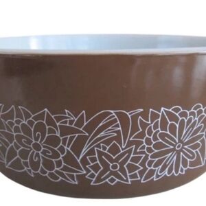 LID INCL - Vintage Pyrex Brown Woodland #475-B 2 1/2 Pyrex Brown / White 2.5QT
